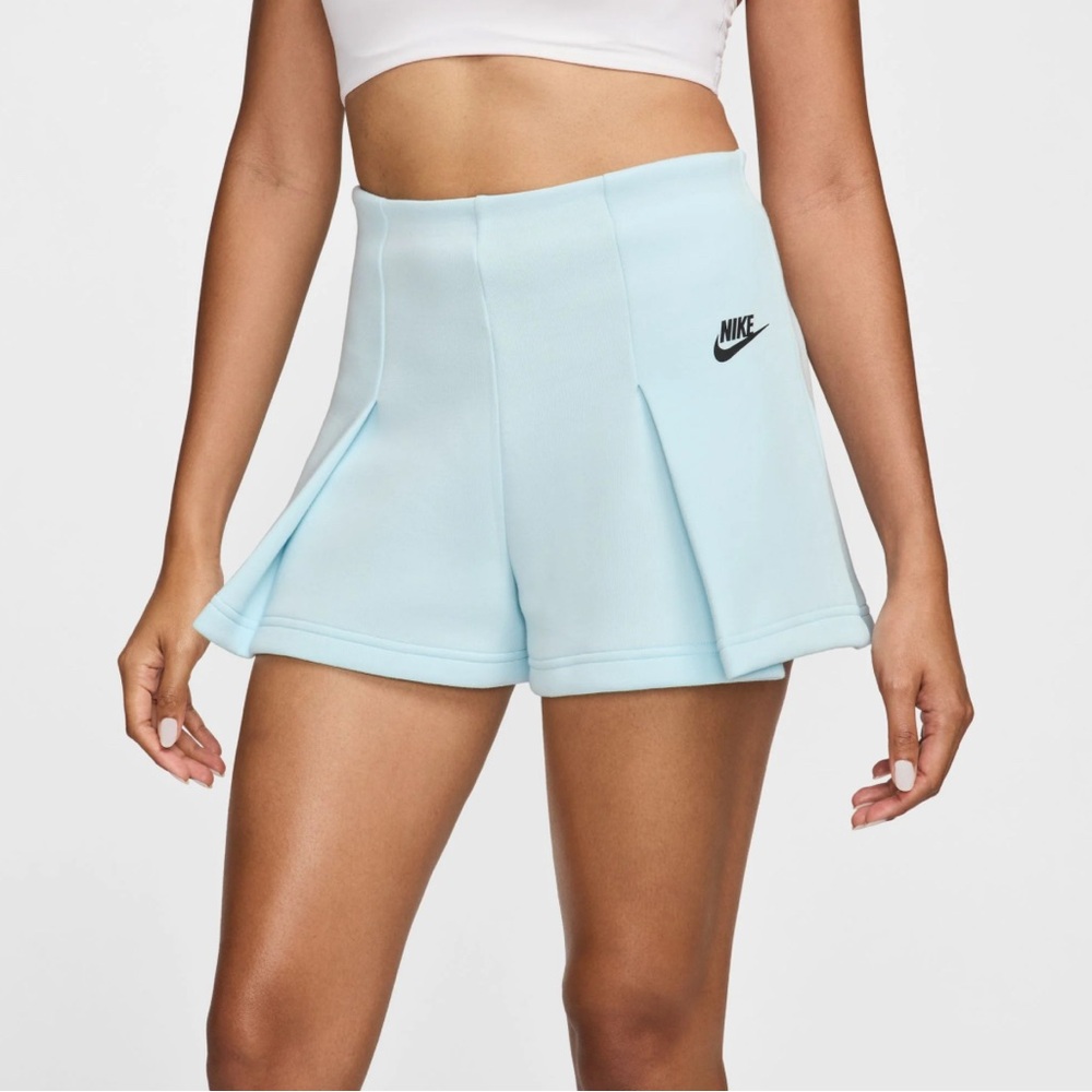 Nike Women's Tech Fleece High Waisted 3” Pleated Shorts NWT Size XS (FV7485-474)